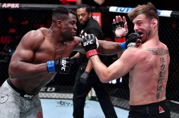 (vídeo) francis ngannou atropela stipe miocic e fatura o cinturão dos pesados no ufc 260