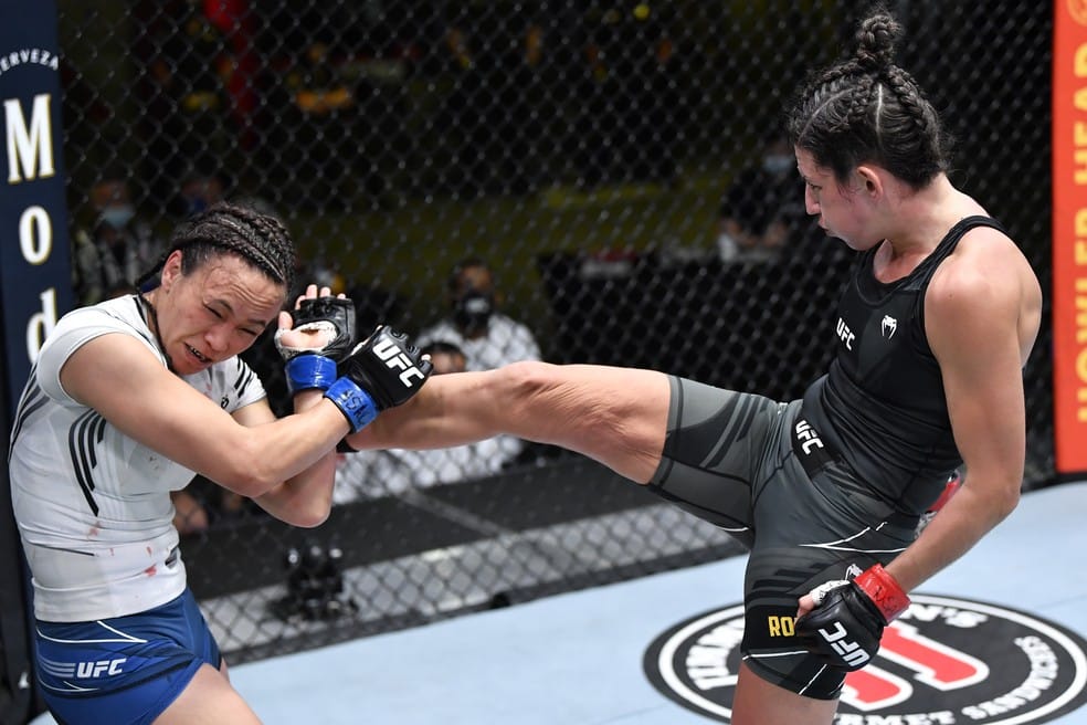 Marina Rodriguez mostra muito volume de golpes e leva a melhor na decisão. (Foto: Getty Images)