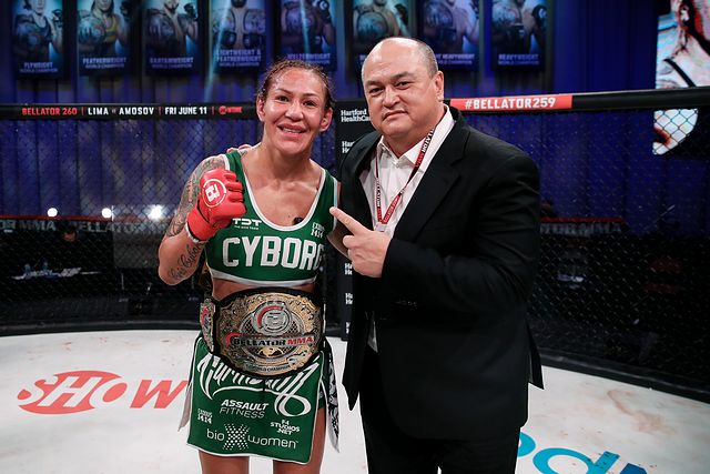 Cris cyborg convida ngannou para o bellator