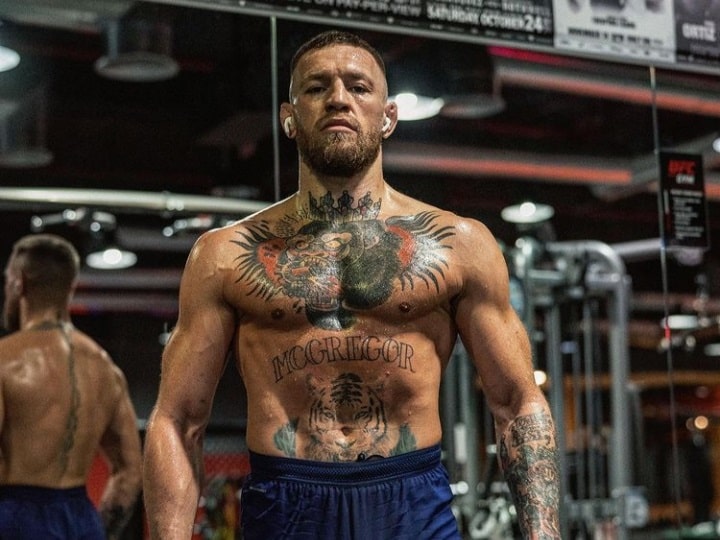 Conor mcgregor exibe grande forma física antes de trilogia