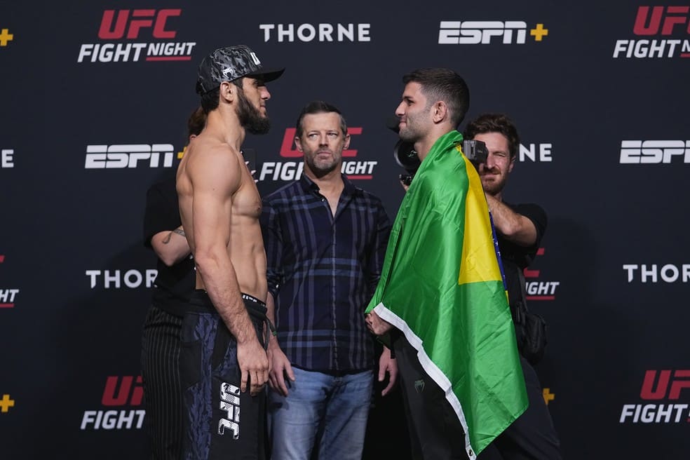 A luta principal do UFC Vegas 31 será entre o russo Makhachev e o brasileiro Thiago Moisés (Foto: Getty Images)