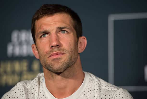 Rockhold está na bronca com a postura do UFC diante dos lutadores (Foto: Getty Images)