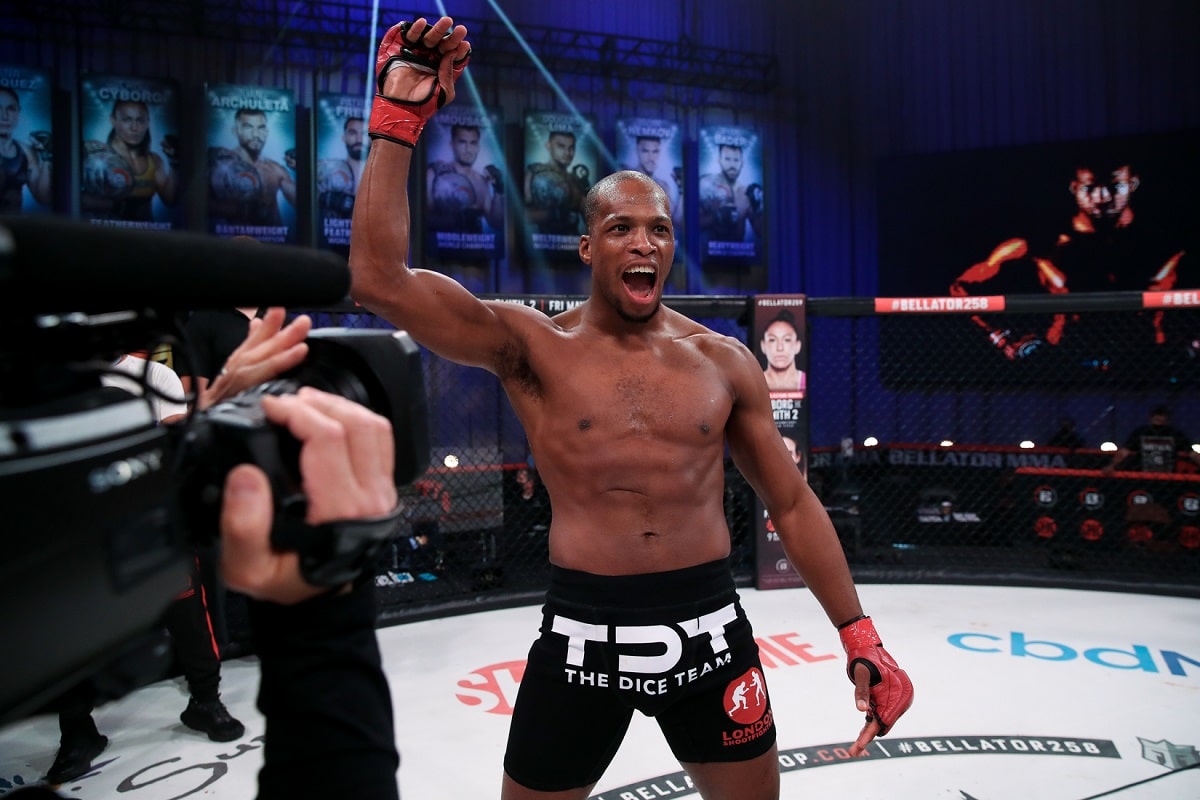 Michael Page supera o brasileiro Douglas Lima na revanche (Foto: Bellator MMA)