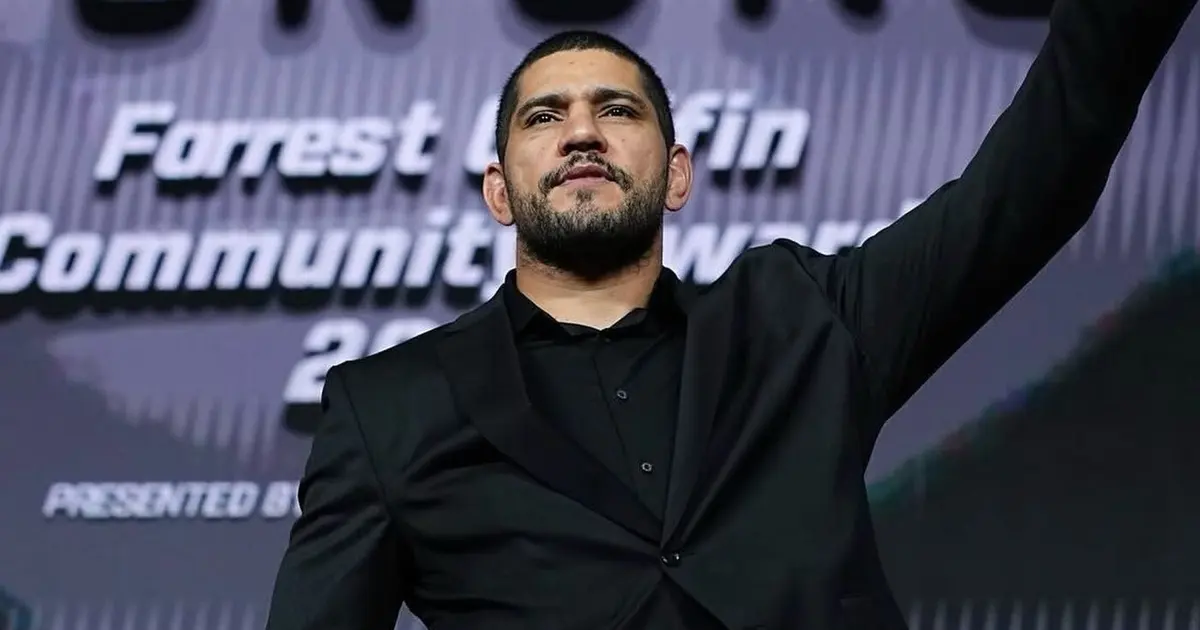 Alex Poatan planeja retorno ao UFC e celebra prêmio de reconhecimento