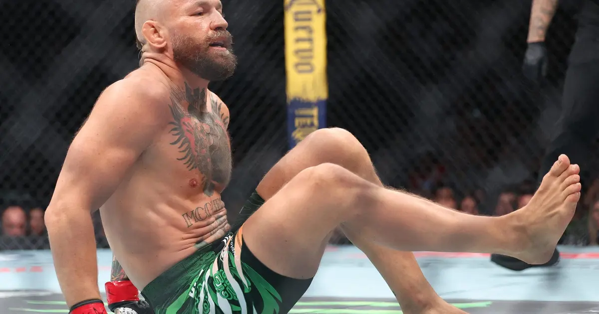 Conor McGregor se dedica a treinos antes de cirurgia no joelho lesionado