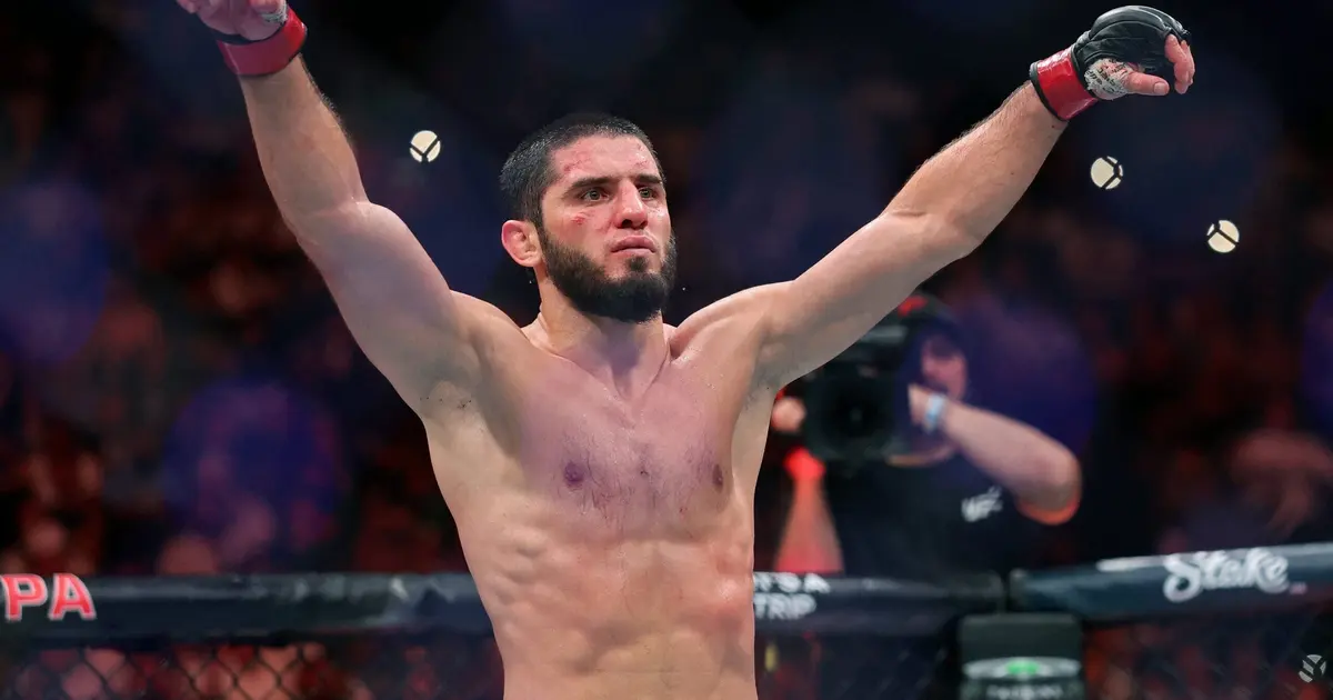 Islam Makhachev quebra recorde de vitórias consecutivas no UFC 330