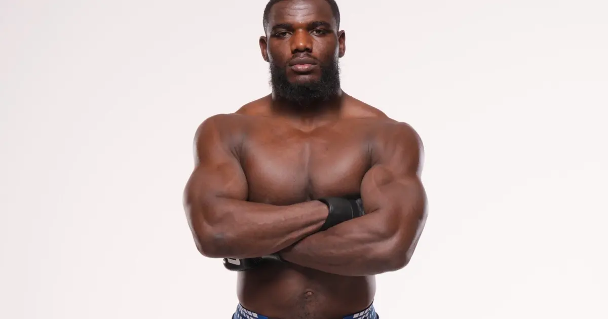 Anthony Wint, ex-jogador da NFL, brilha em sua estreia no UFC com finalização