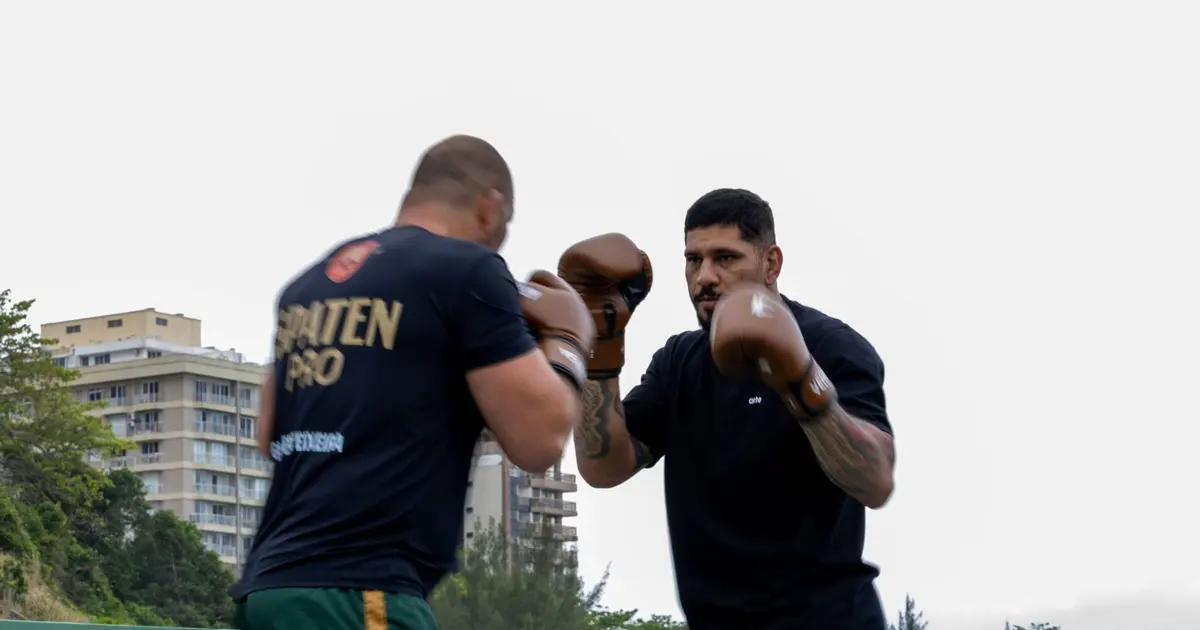 Glover Teixeira revela objetivos de Alex Poatan no UFC após derrota