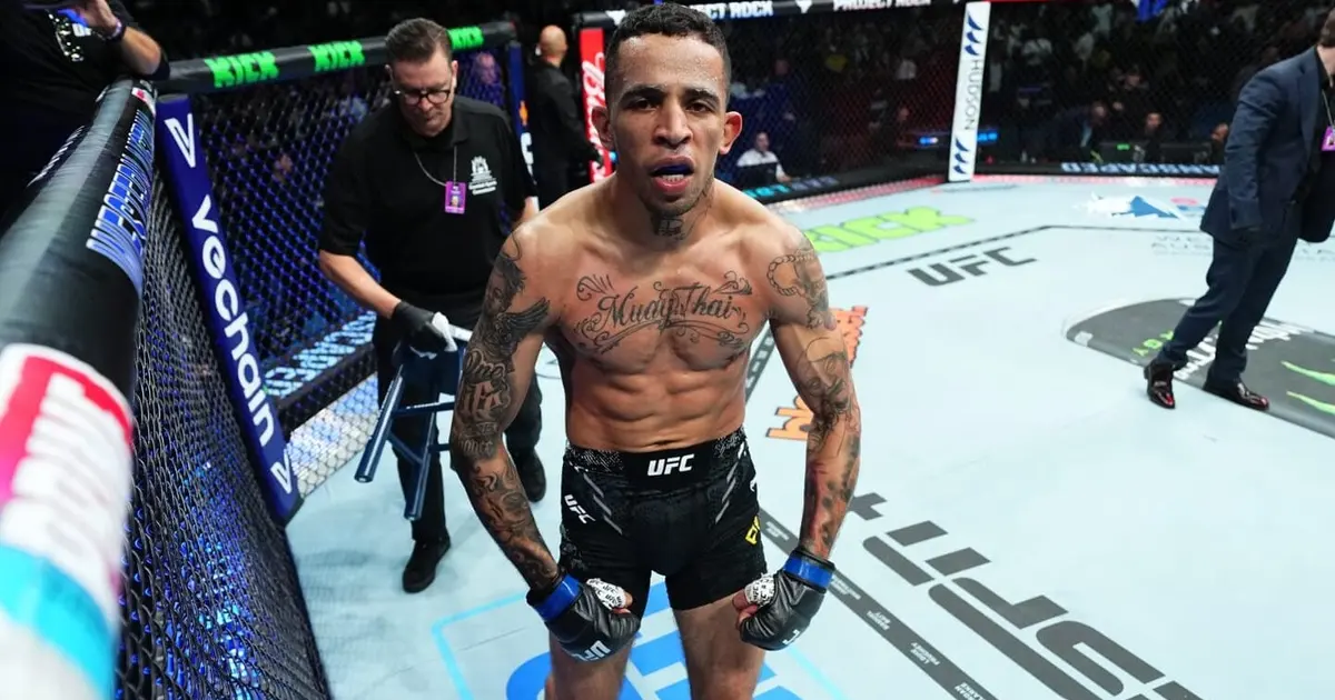 Islam Makhachev aponta Carlos Prates como próximo desafiante ao cinturão do UFC