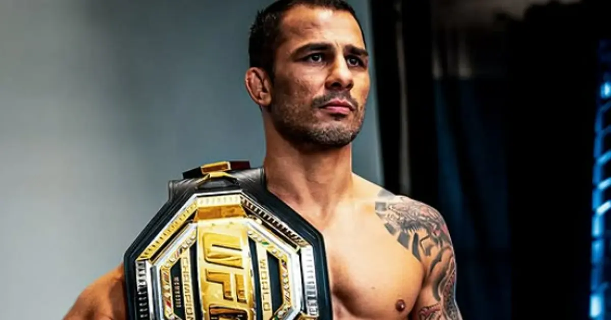 Alexandre Pantoja pede ao treinador para assistir jogo do Flamengo antes do UFC 331
