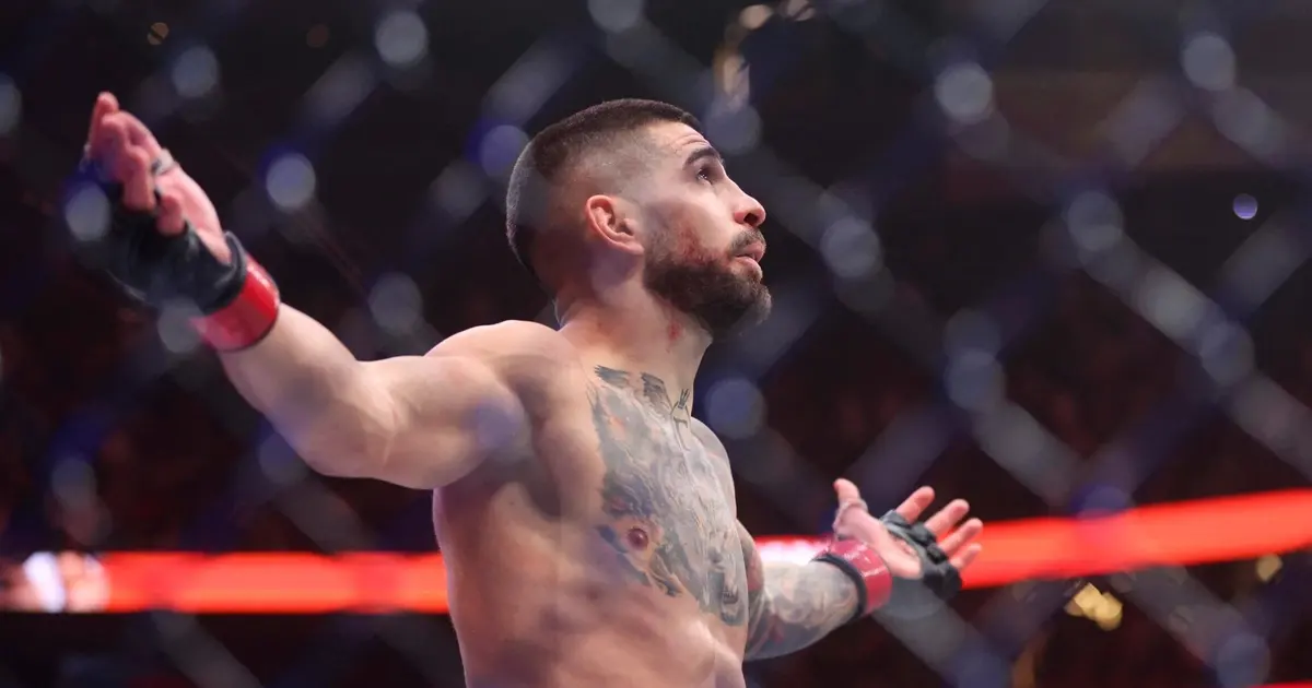 Ilia Topuria anuncia retorno ao UFC e provoca Justin Gaethje