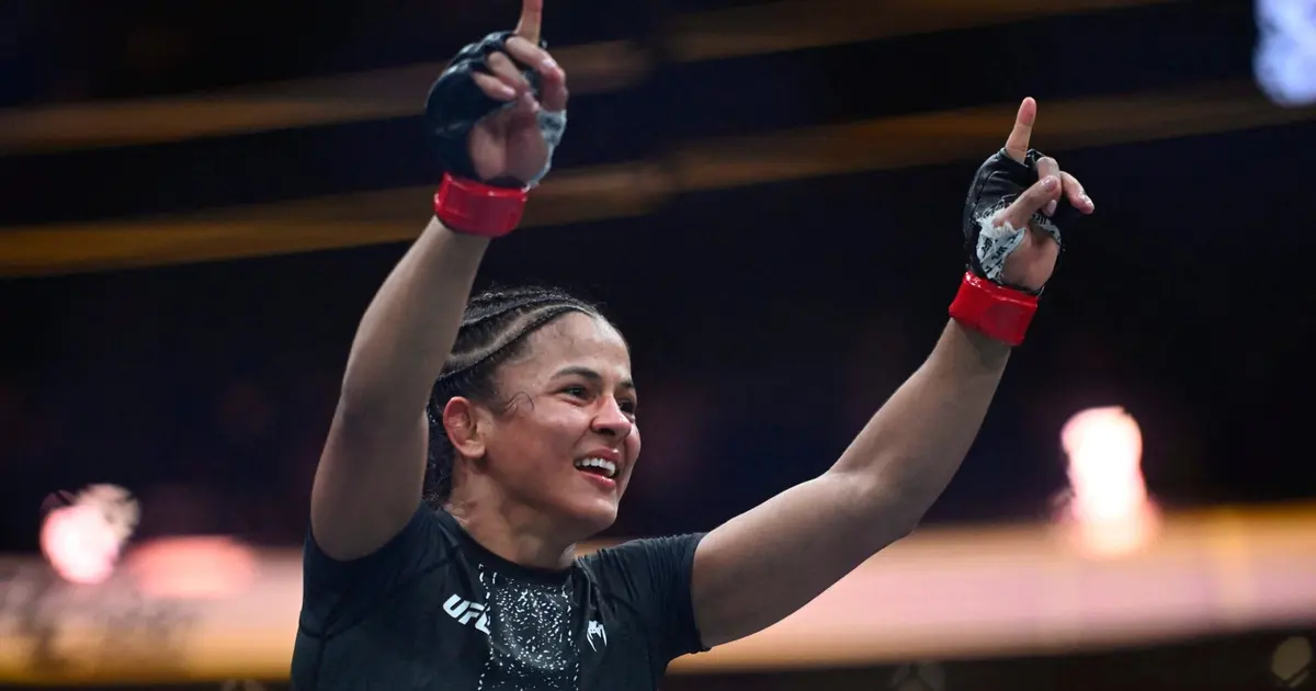 Natália Silva desafia Valentina Shevchenko após conquistar cinturão do UFC