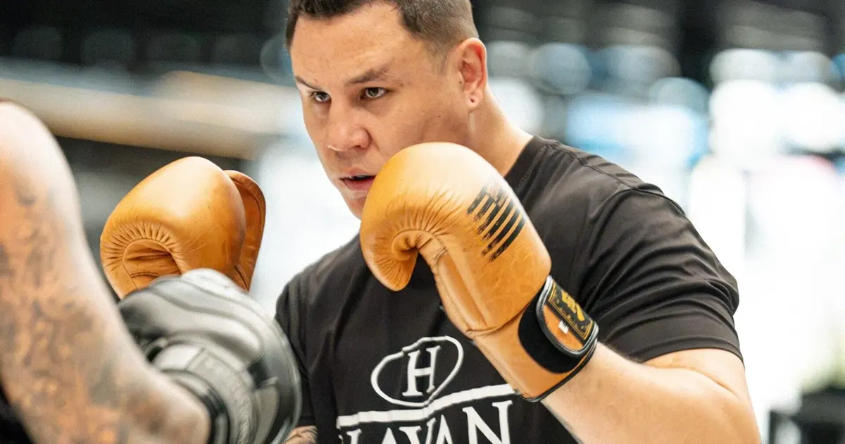 Jhonata Diniz defende UFC e critica opiniões de Strickland e Borrachinha