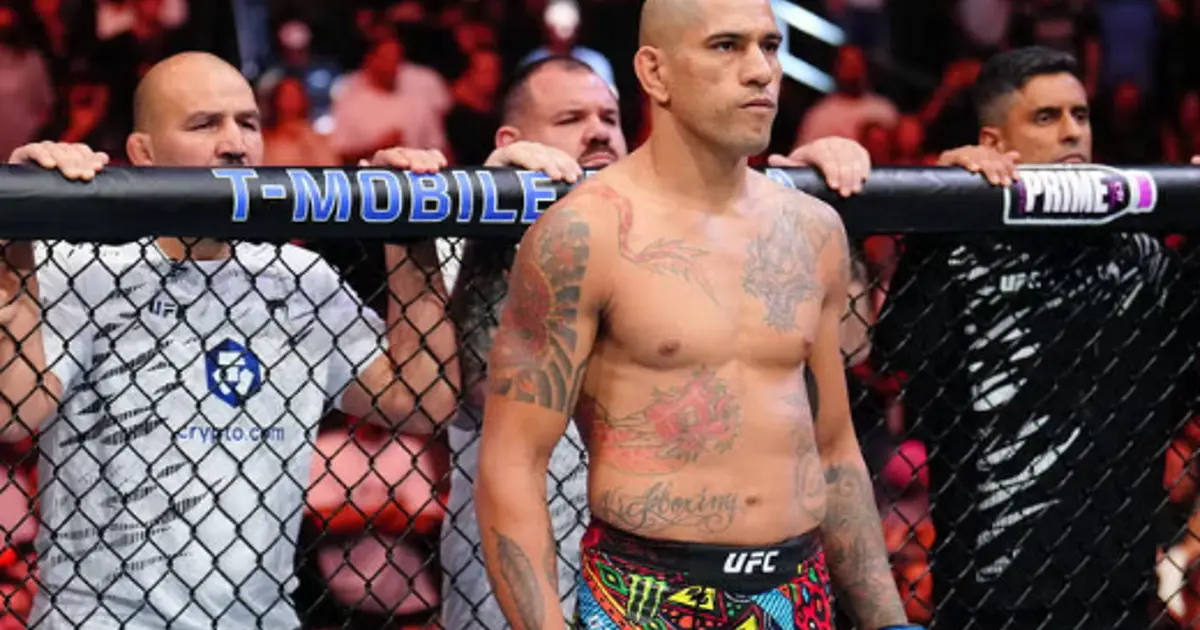 Michael Bisping alerta sobre futuro de Alex Poatan no UFC após luta com Pavlovich